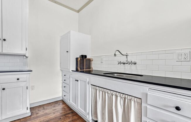 1 bed, 1 bath, 810 sqft, $2,375, Unit 201FS