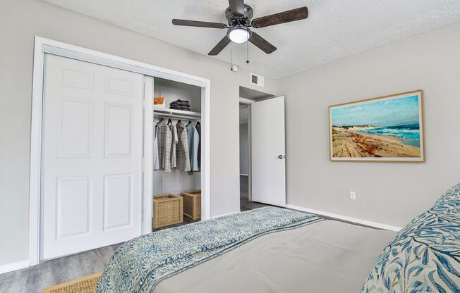 2 beds, 1 bath, 990 sqft, $995, Unit H3