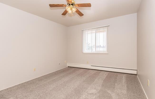 2 beds, 1 bath, 860 sqft, $1,089