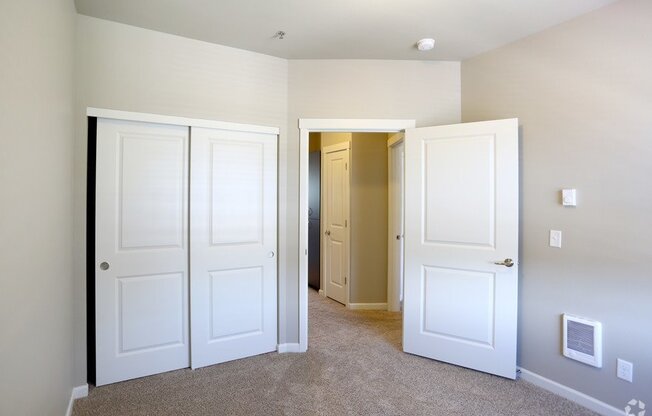 2 beds, 2 baths, $1,625, Unit 319