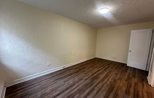 1 bed, 1 bath, 708 sqft, $1,330, Unit King Edward Annex 18
