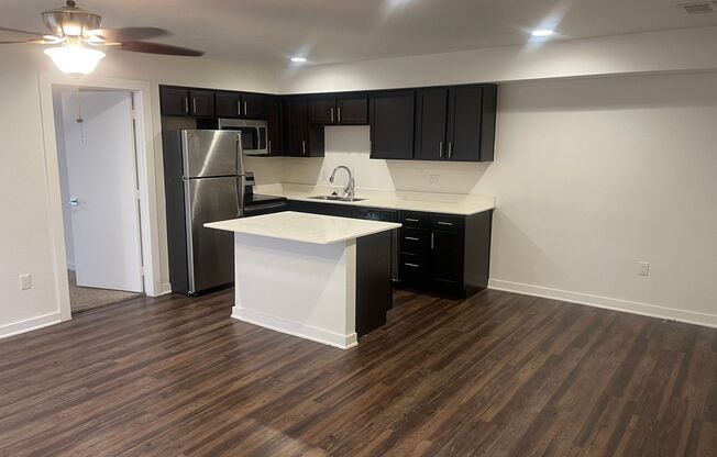 Monarch Place Apartments-2106 Bennett Avenue