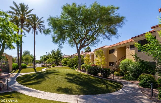 Updated Condo in Paradise Valley!!