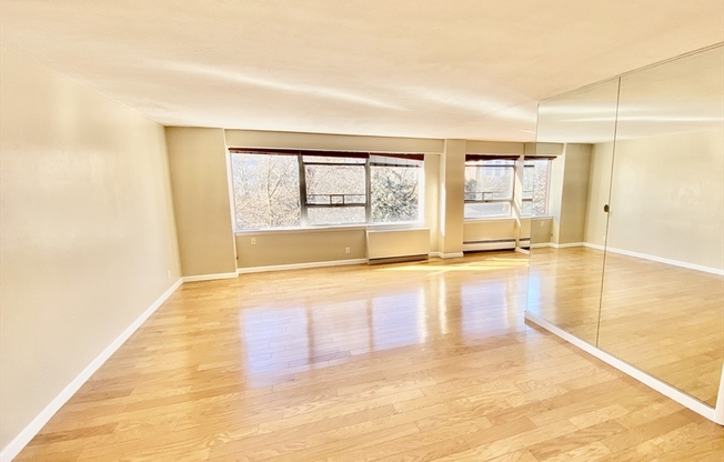 10 Hammond Pond Pkwy