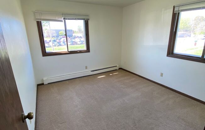 2 beds, 1 bath, 800 sqft, $1,250, Unit 5006-1