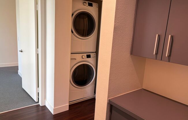 2 beds, 2 baths, 890 sqft, $2,615, Unit 410