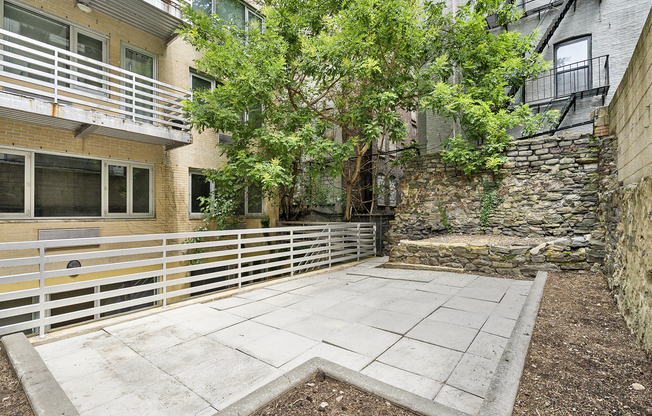 450 E 117 ST