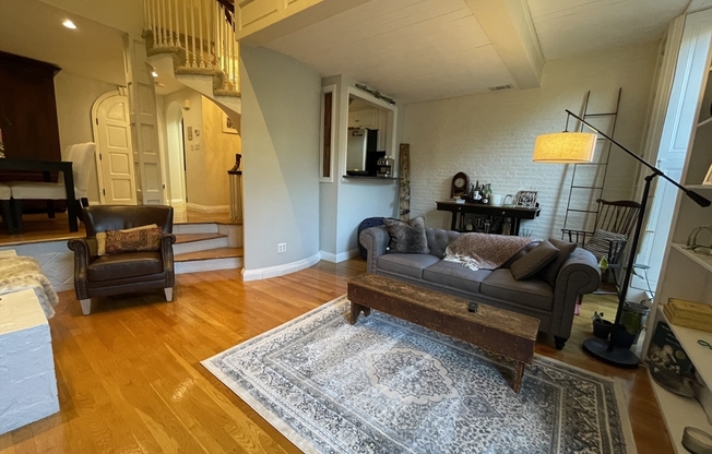 124 Beacon St, Boston MA 3F