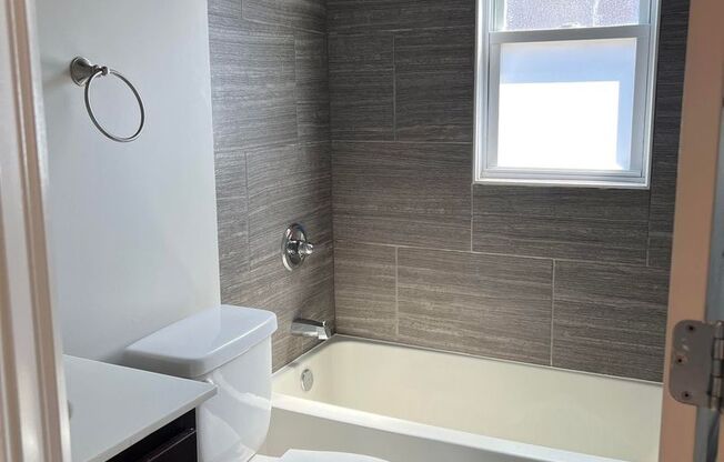 2 beds, 1 bath, 1,130 sqft, $1,425, Unit BR-2316