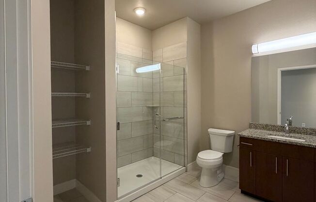 1 bed, 1 bath, 910 sqft, $1,825, Unit 707