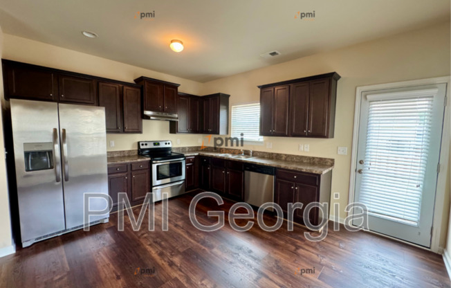 2 LONGLEAF CIR
