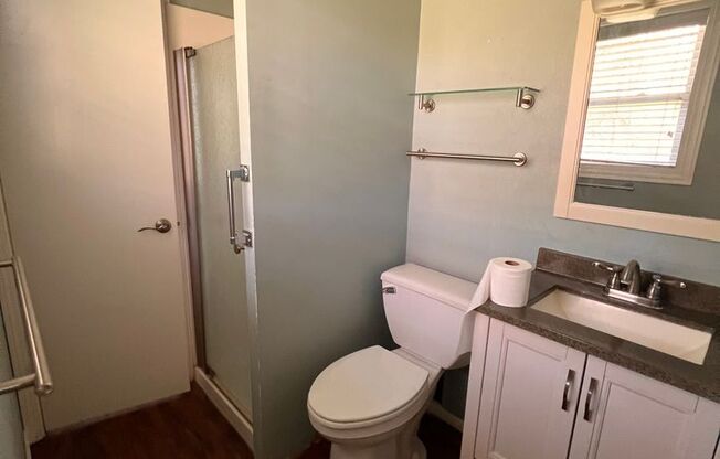 Welcome to this charming 3 bedroom, 2 bathroom home located in Peoria, IL.