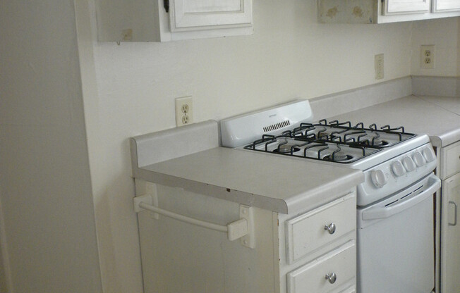 1 bed, 1 bath, $595, Unit Apt. 3