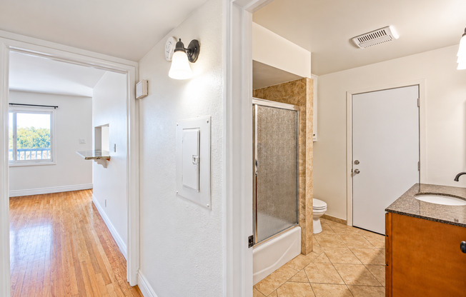 3 beds, 3 baths, 2,100 sqft, $3,750, Unit 3709