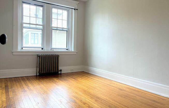 2 beds, 1 bath, $1,325, Unit 18D