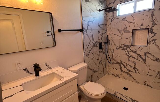 1BD 1BA Newly Remodeled Casita