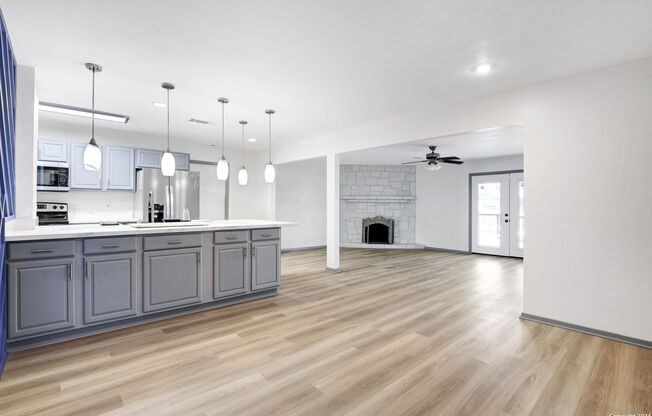 Welcome home to 12614 Moss Hollow!