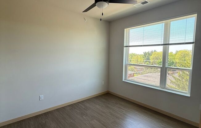 2 beds, 1 bath, 929 sqft, $2,150, Unit #414