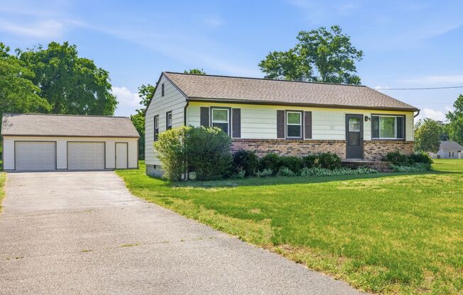 15219 Spruce Ave, Chester, VA 23836