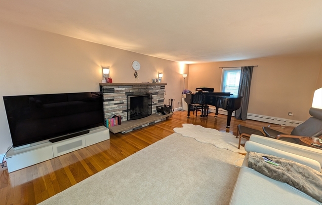 276 LINWOOD AVE