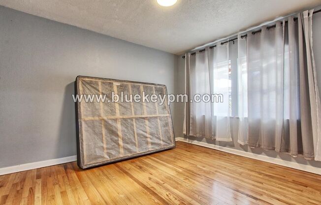 3 beds, 2 baths, $2,550