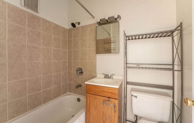 Studio, 1 bath, 225 sqft, $1,095, Unit 4615-2H