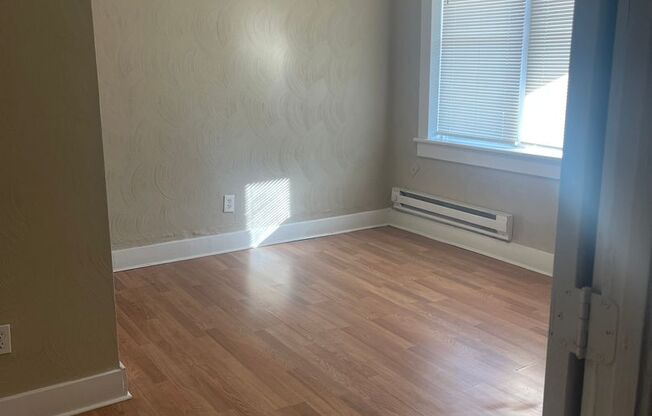 Large 2 bedroom apartment