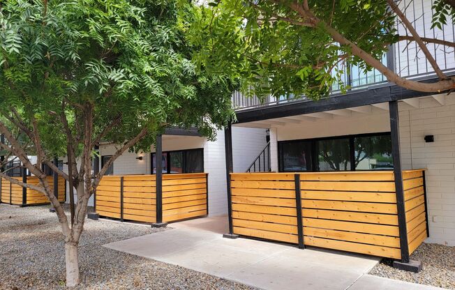 2 beds, 1 bath, 860 sqft, $1,295, Unit 18
