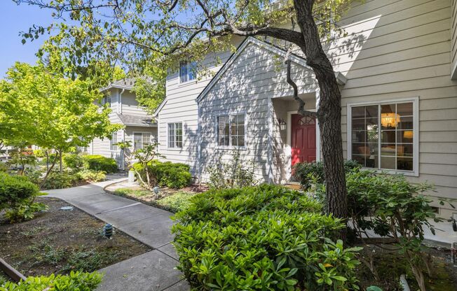 Delightful 3/3bth End-Unit Townhouse in Central Mountian View
