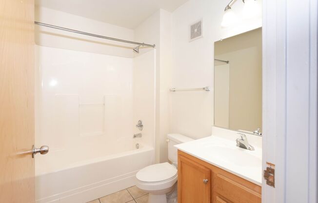 1 bed, 1 bath, 700 sqft, $1,450, Unit G3