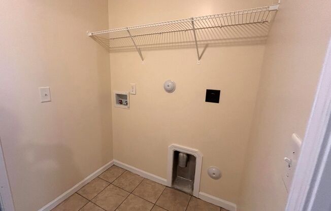 Newer 3BD/2.5 BA home w/ garage in quiet subdivision and only 15 minutes to downtown Raleigh!