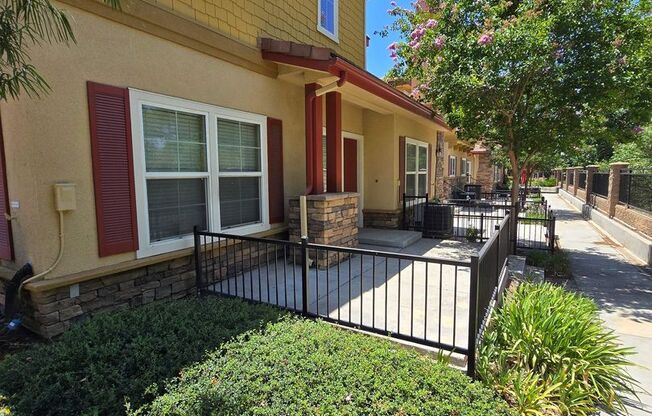 Welcome home to this beautifully designed 3 bedroom, 2.5 bath condo nestled in a great Redlands community!