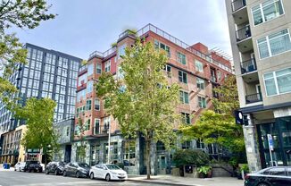 1 bed, 1 bath, $2,100