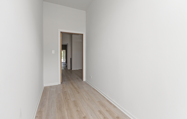 3121 N CALIFORNIA