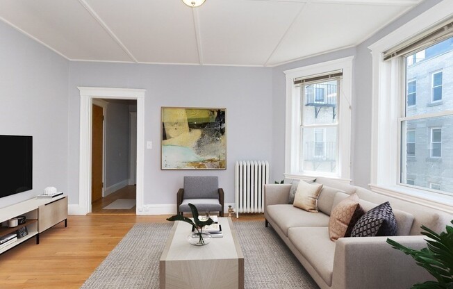 1 bed, 1 bath, 366 sqft, $2,250, Unit 33.