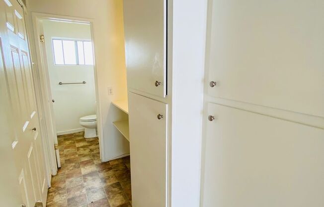 Studio, 1 bath, 400 sqft, $1,400, Unit 02