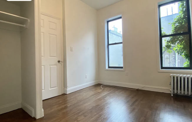 215 E 4 ST