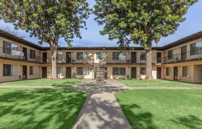 2 beds, 1 bath, 784 sqft, $2,250, Unit C26