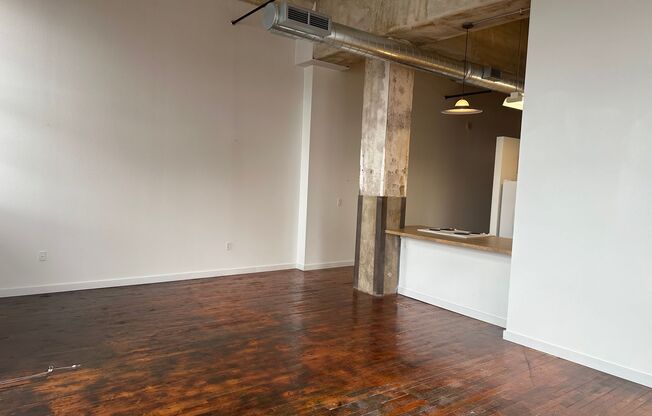 1 bed, 1 bath, 910 sqft, $1,945, Unit 402