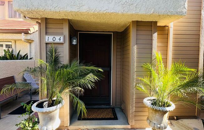 Simi Valley - Two bedroom, 1.5 bath condo with two private patios