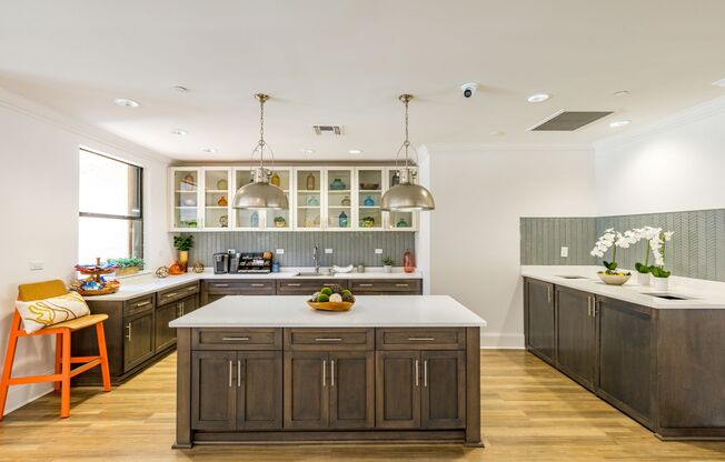 2 beds, 2 baths, 933 sqft, $1,685, Unit C-133