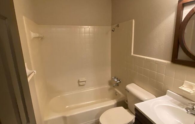 2 beds, 1 bath, 900 sqft, $1,299, Unit APT 18