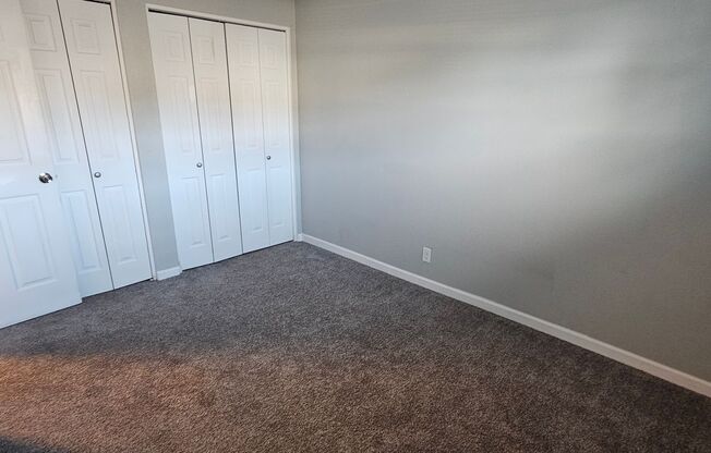 2 beds, 1 bath, $900, Unit 3