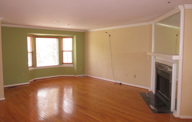 BEAUTIFUL 3 BR/2.5 BA Townhouse in Bowie! Close to Allen Pond Park!