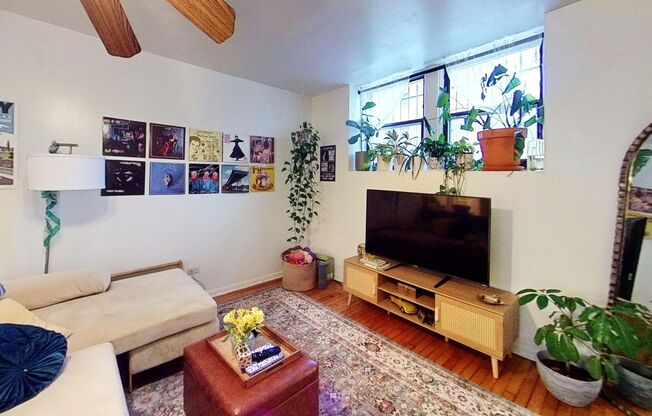 Lakeview Garden Level One Bedroom