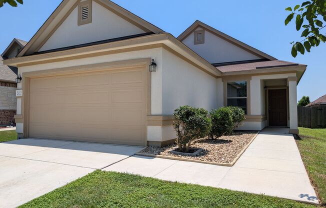 4/2 in West Village at Creekside / Fenced in Yard / Community Pool & Playground / CISD
