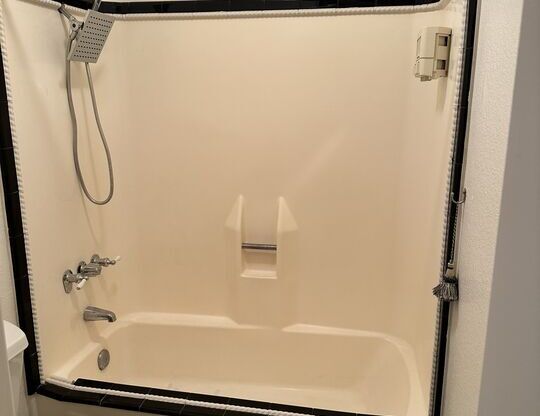 2 beds, 2 baths, 883 sqft, $2,900, Unit 301A