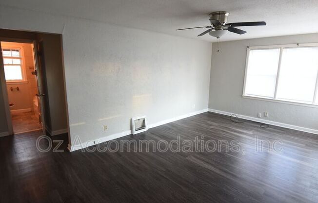1501 N 22 ST