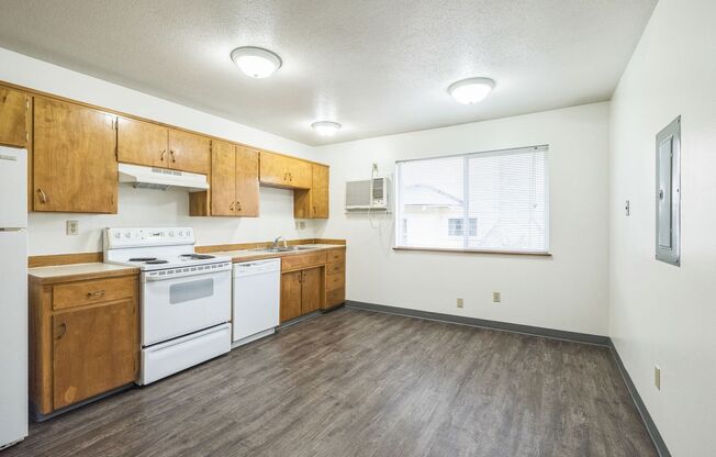 2 beds, 1 bath, 850 sqft, $1,195, Unit 10