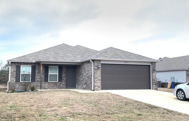 Newer 3bed/2bath home in VALLEY VIEW SCHOOL district.